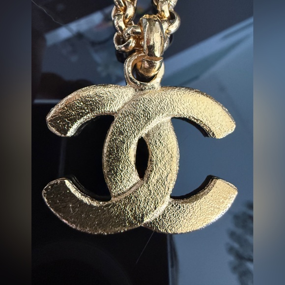 LOT 2082 24K gold plated CHANEL vintage necklace CC - Picture 6 of 9